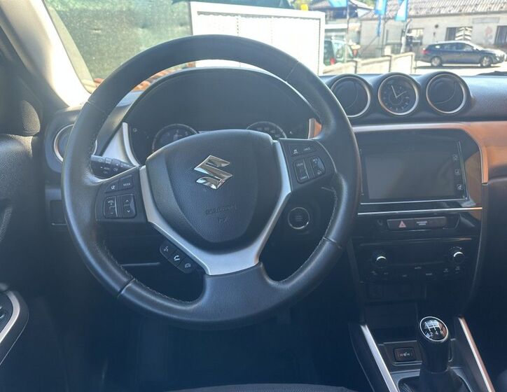Suzuki Vitara 11
