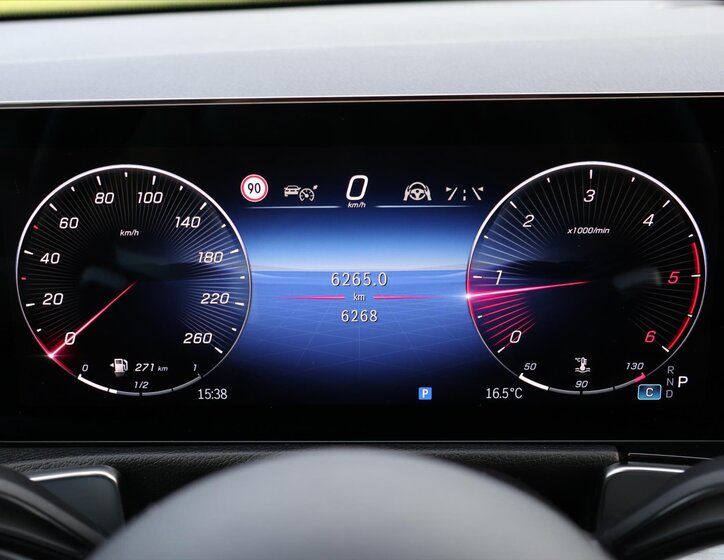 Mercedes-Benz GLB SUV 2,0 l 324 kw