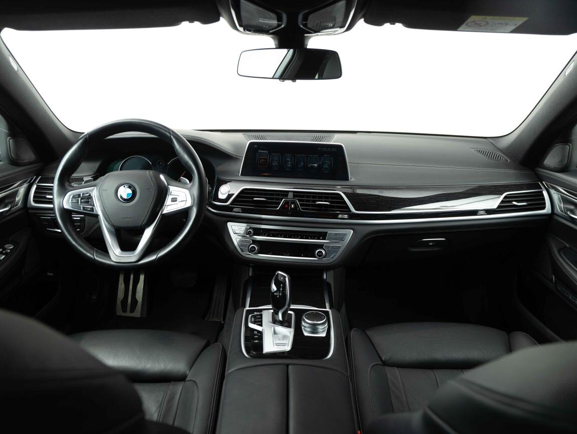 BMW Řada 7 Sedan 4,4 l 330 kw