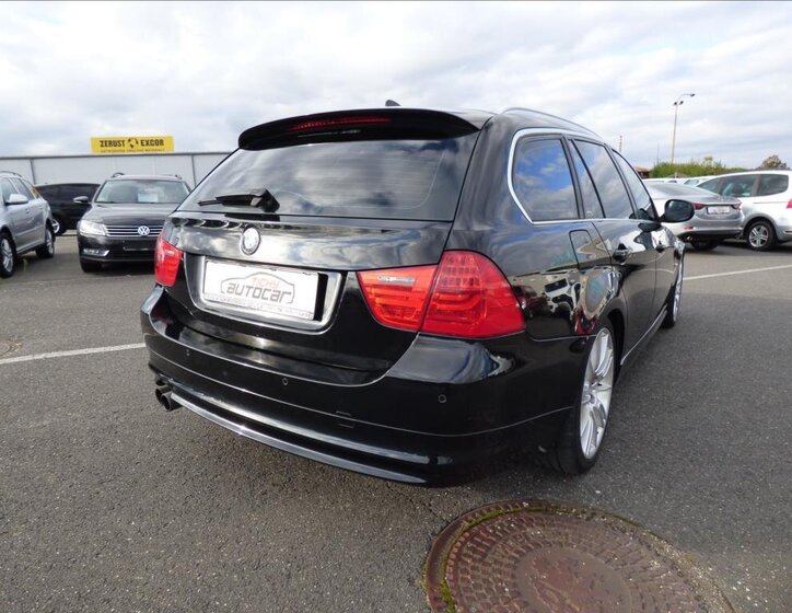 BMW Řada 3 Kombi 3,0 l 180 kw
