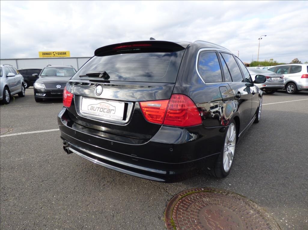 BMW Řada 3 Kombi 3,0 l 180 kw