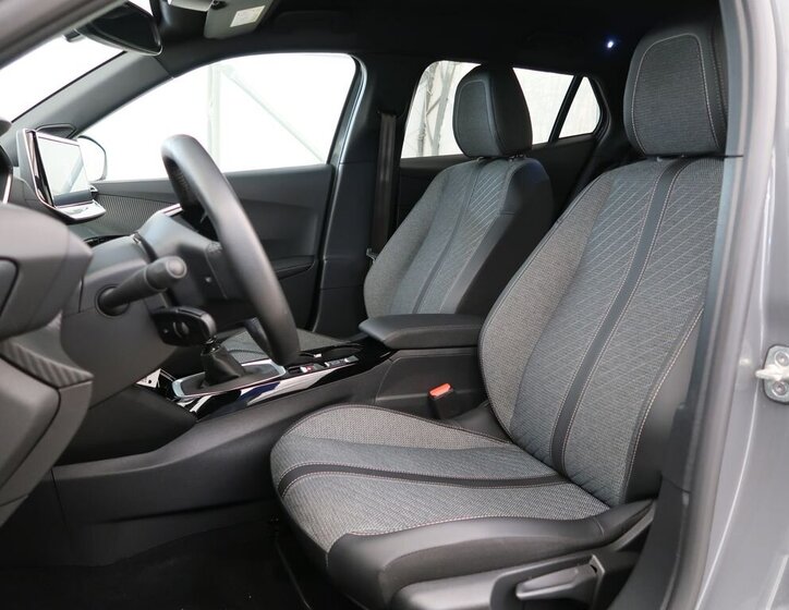 Peugeot 2008 SUV / Terénní 1,2 l 74 kw