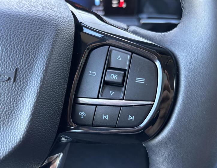 Ford Tourneo Custom 24