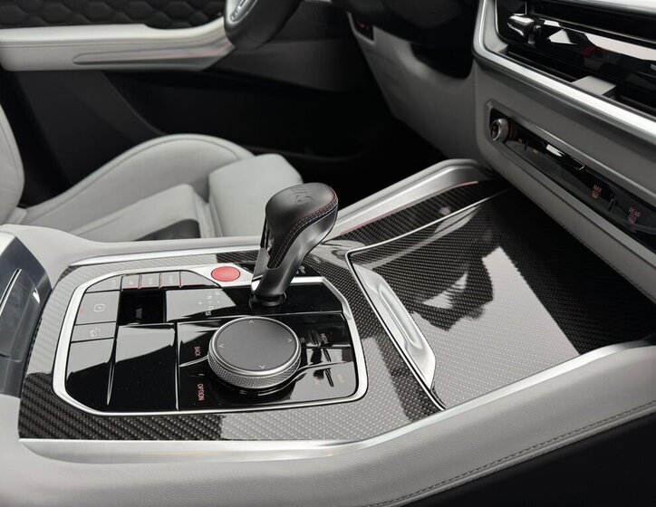 BMW X5 SUV / Terénní 4,4 l 460 kw