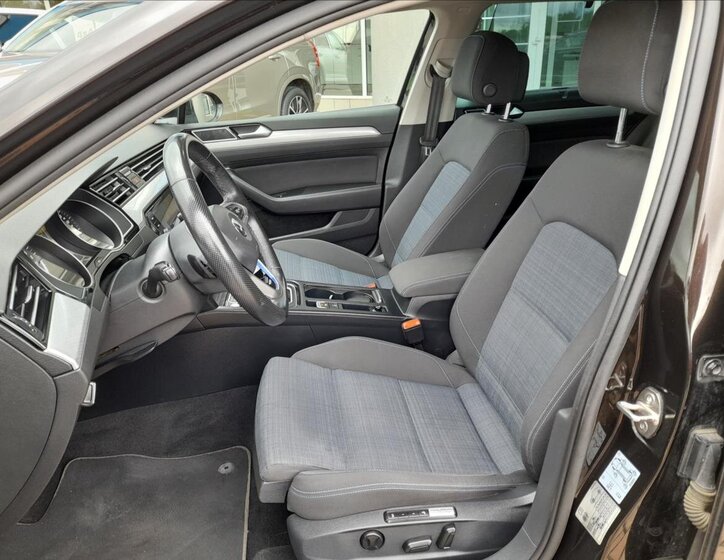 Volkswagen Passat Kombi 1,4 l 115 kw