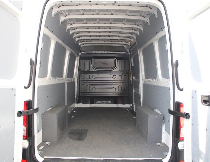 Volkswagen Crafter Skříň 2,0 l 103 kw