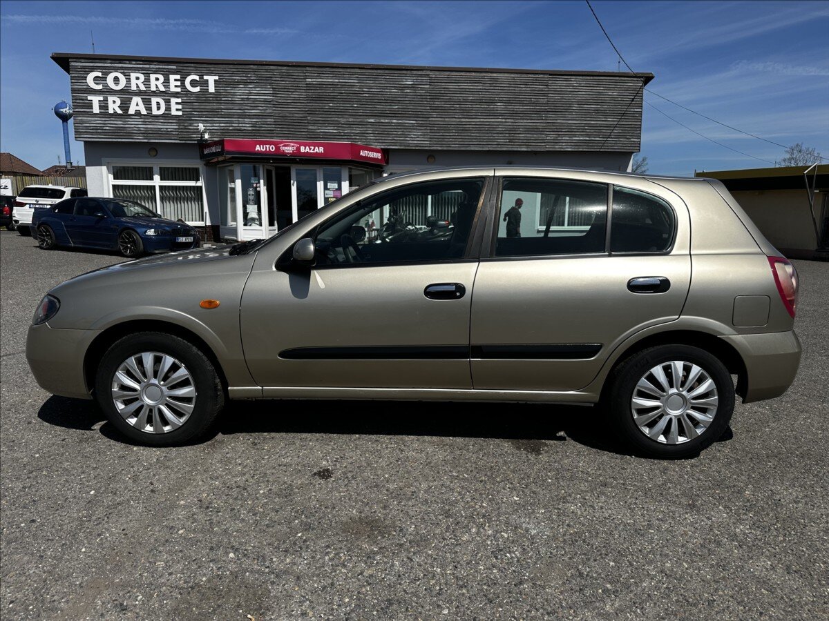 Nissan Almera Hatchback 1,5 l 72 kw