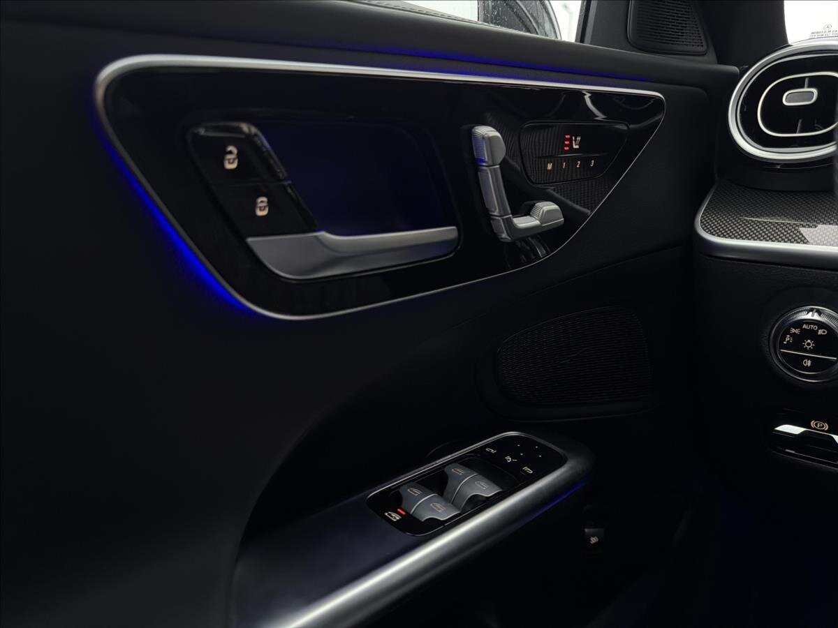 Mercedes-Benz Třídy C Sedan 2,0 l 145 kw