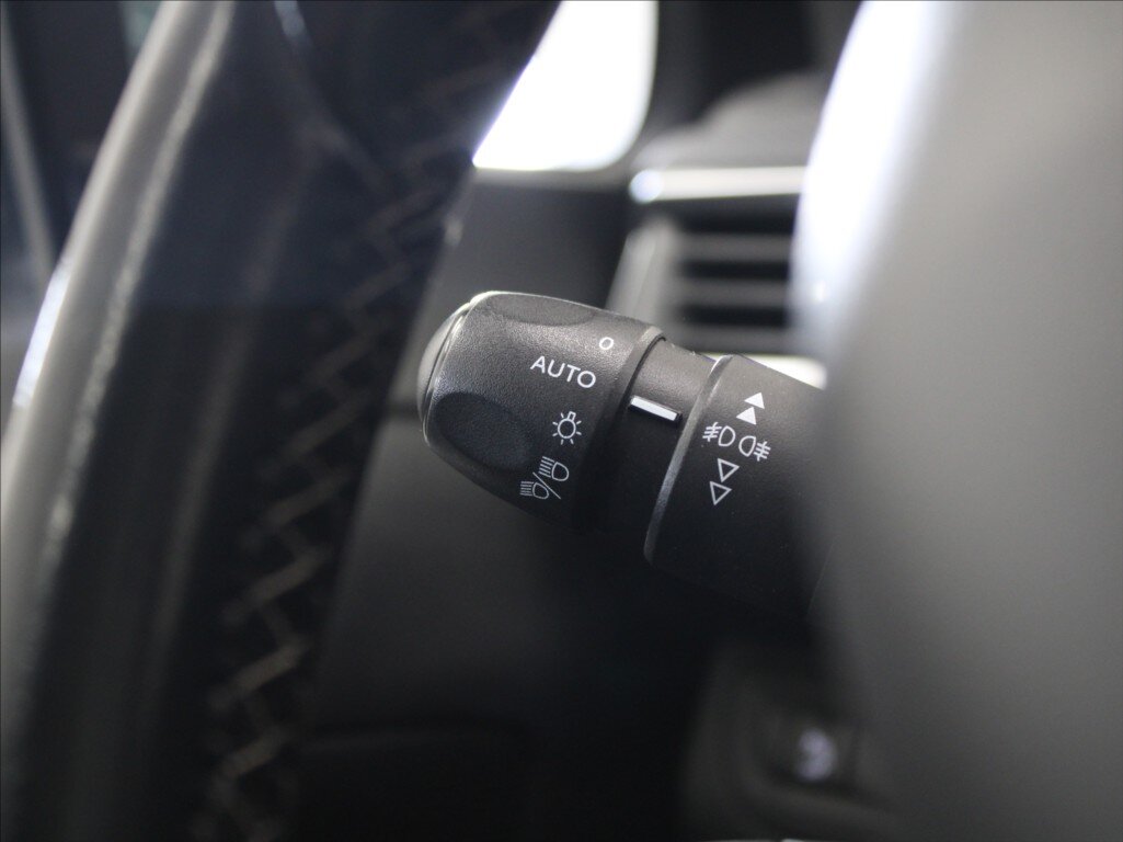 Peugeot 208 Hatchback 1,2 l 81 kw