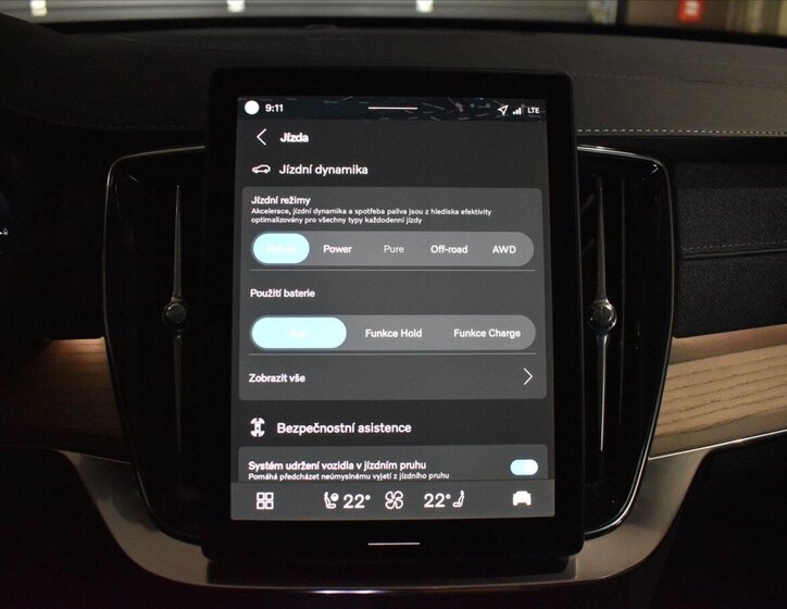 Volvo XC90 SUV / Terénní 2,0 l 228 kw