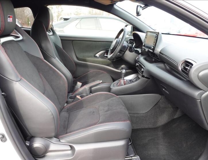 Toyota GR Yaris 11