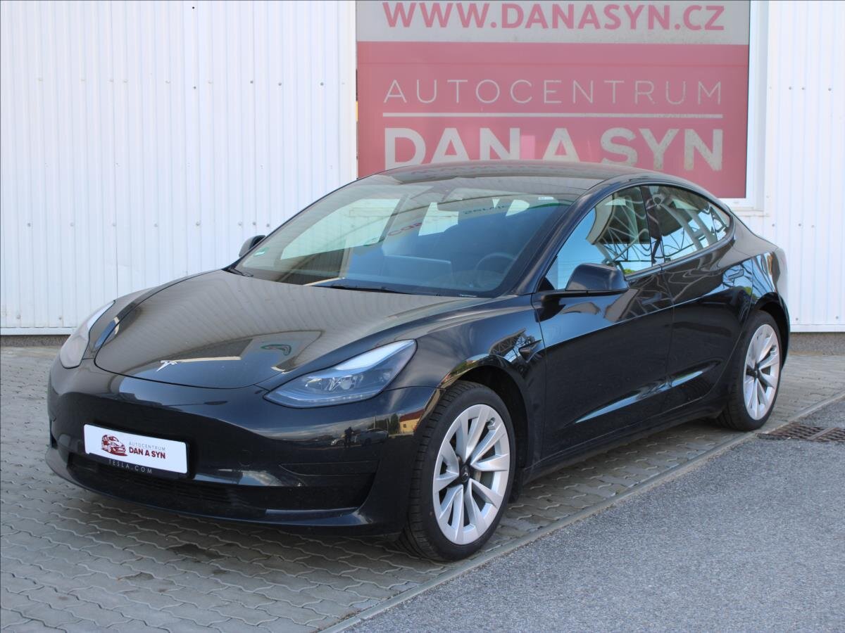 Tesla Model 3 Sedan / Limuzína 0,0 208 kw