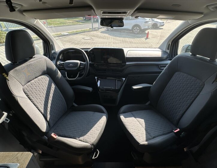 Ford Tourneo Custom Kombi 2,0 l 125 kw