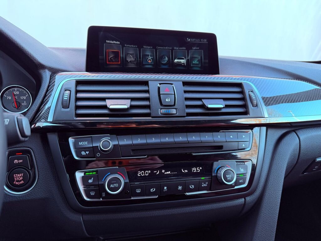 BMW M4 Kupé 3,0 l 317 kw