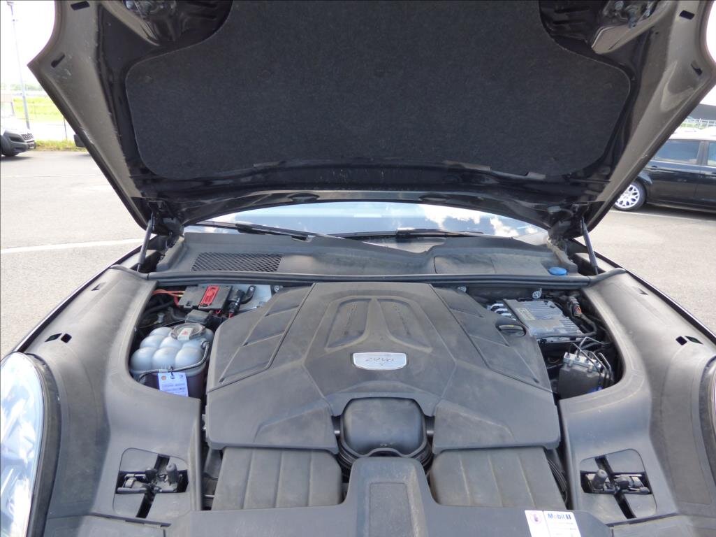 Porsche Cayenne SUV 2,9 l 324 kw