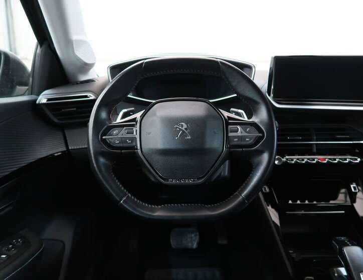 Peugeot 208 Hatchback 1,2 l 96 kw