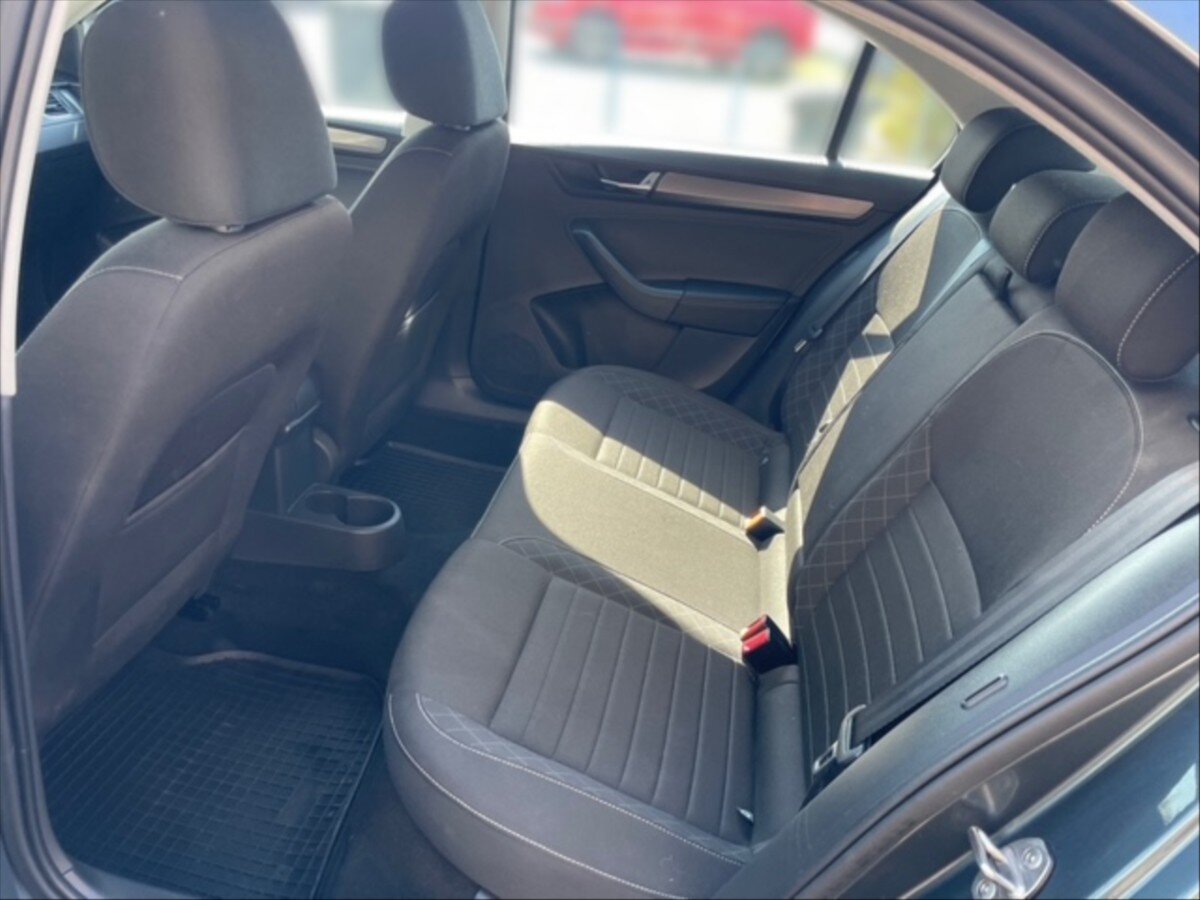 Škoda Rapid Sedan / Limuzína 1,6 l 85 kw