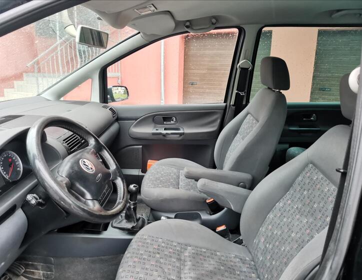 Volkswagen Sharan 9