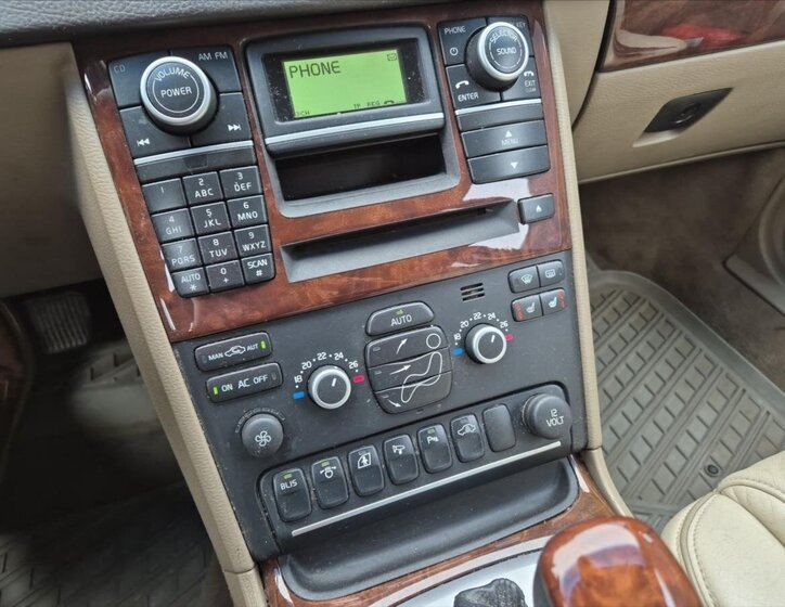 Volvo XC90 SUV 2,4 l 136 kw