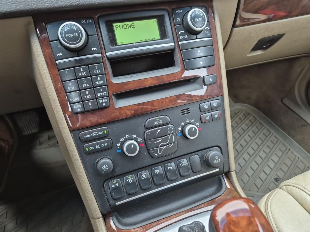 Volvo XC90 SUV 2,4 l 136 kw
