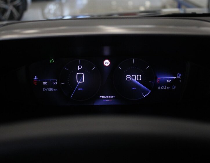 Peugeot 408 Liftback 1,2 l 96 kw