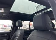 Land Rover Defender 9