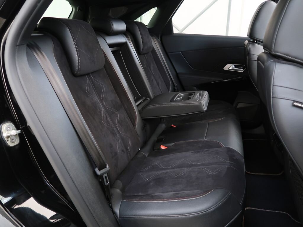 DS Automobiles DS7 Crossback SUV / Terénní 1,6 l 147 kw