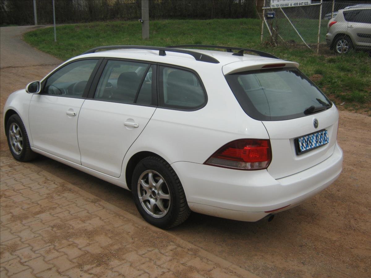 Volkswagen Golf Kombi 1,6 l 77 kw