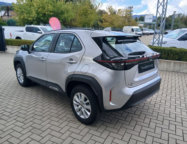 Toyota Yaris Cross 4