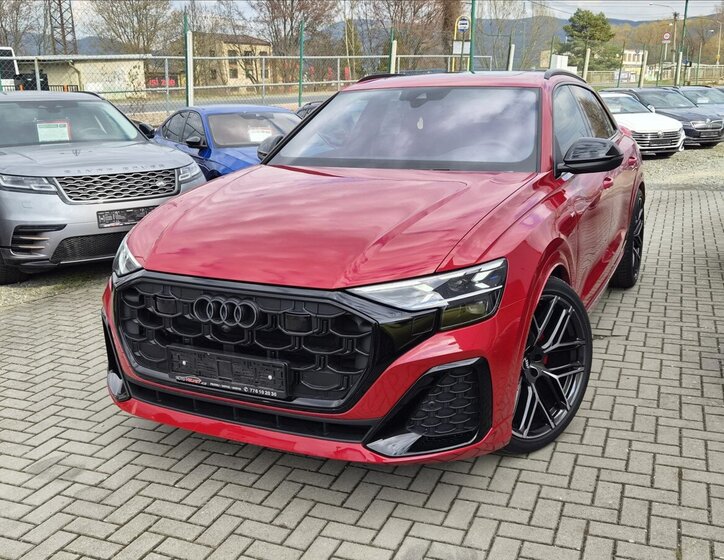 Audi Q8 SUV / Terénní 3,0 l 210 kw