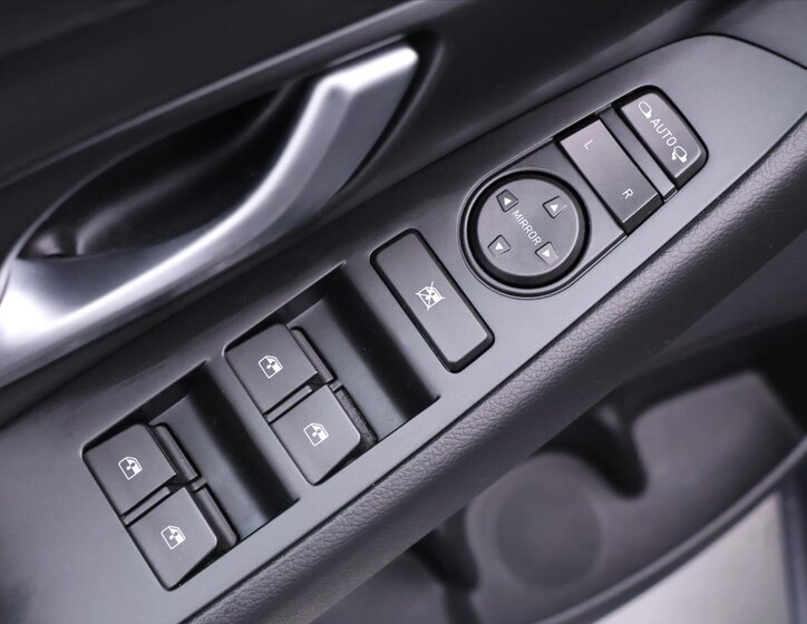 Hyundai i30 Liftback 998,0 88 kw