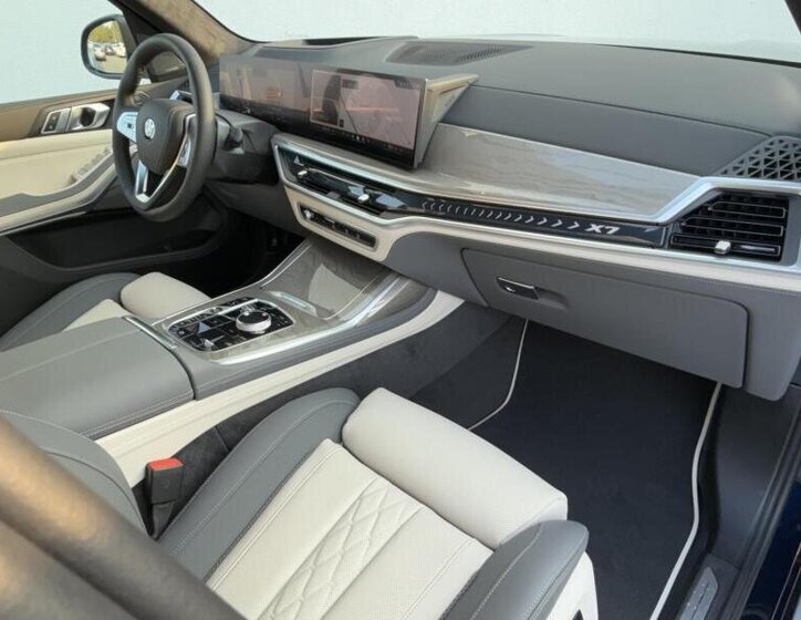 BMW X7 SUV 3,0 l 250 kw