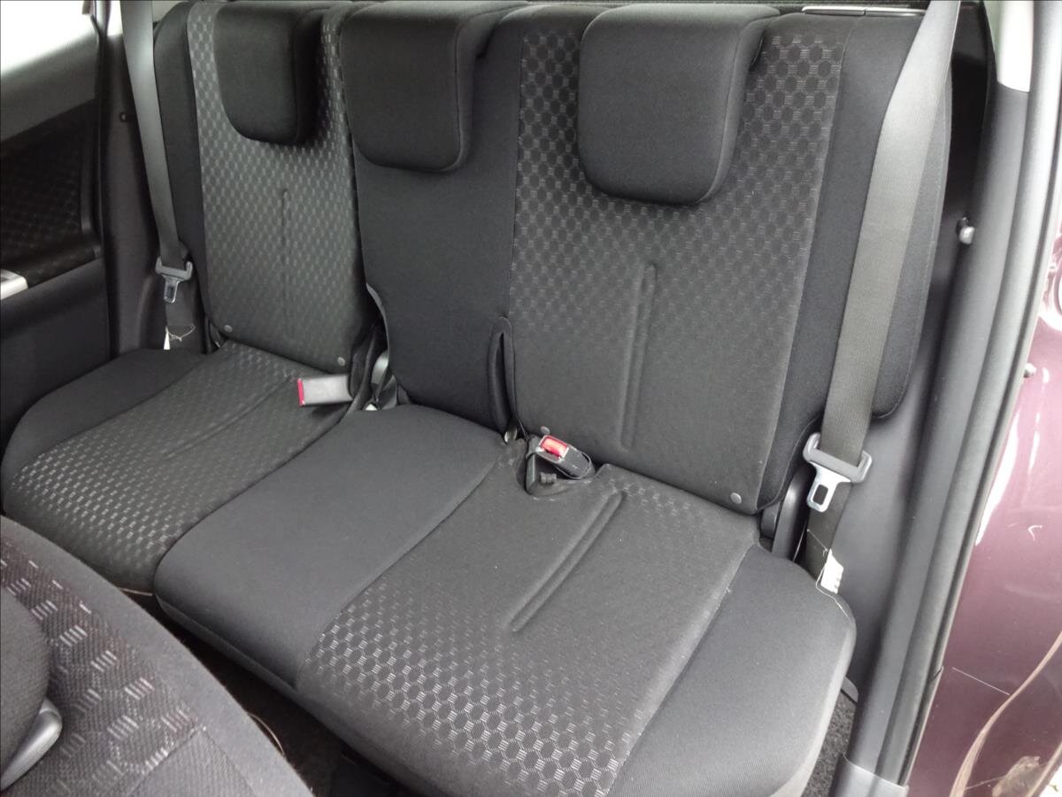 Toyota Urban Cruiser Hatchback 1,3 l 74 kw