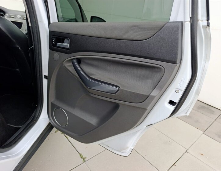 Ford Kuga SUV 2,0 l 120 kw