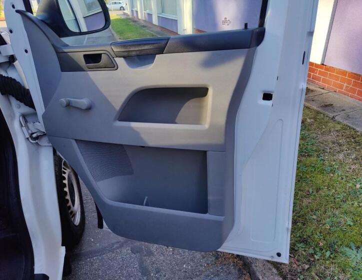 Volkswagen Transporter 16