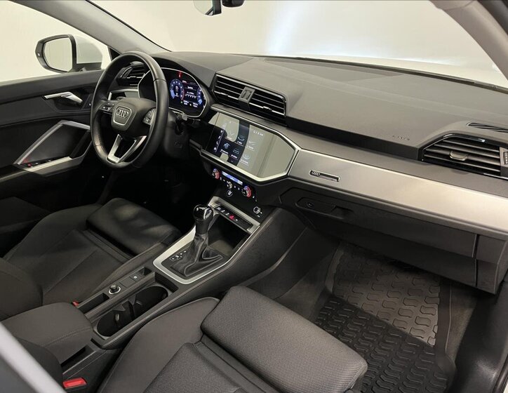 Audi Q3 SUV 1,5 l 110 kw