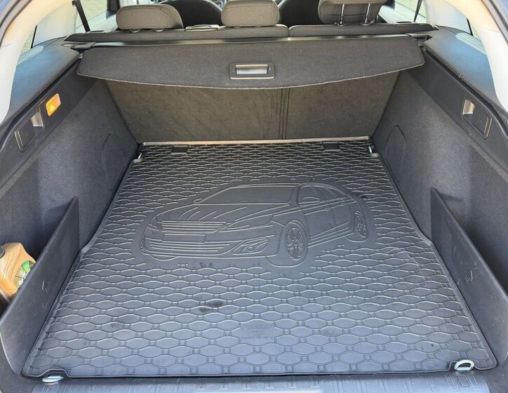 Peugeot 308 Kombi 1,2 l 81 kw