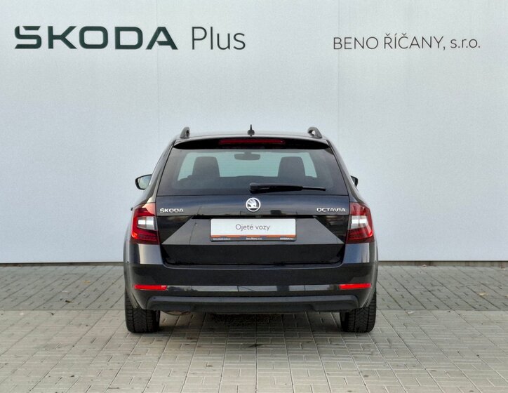 Škoda Octavia 12