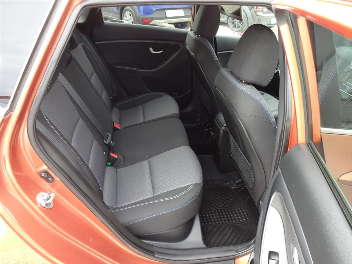 Hyundai i30 Kombi 1,6 l 99 kw