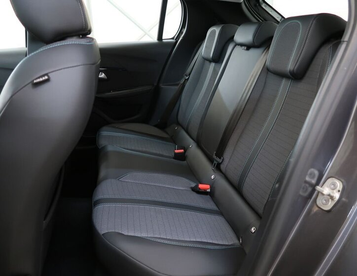 Peugeot 208 Hatchback 1,2 l 96 kw