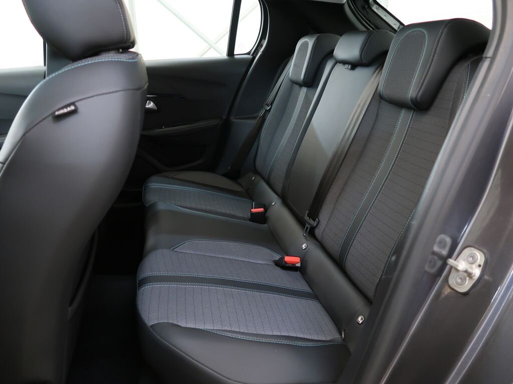 Peugeot 208 Hatchback 1,2 l 96 kw