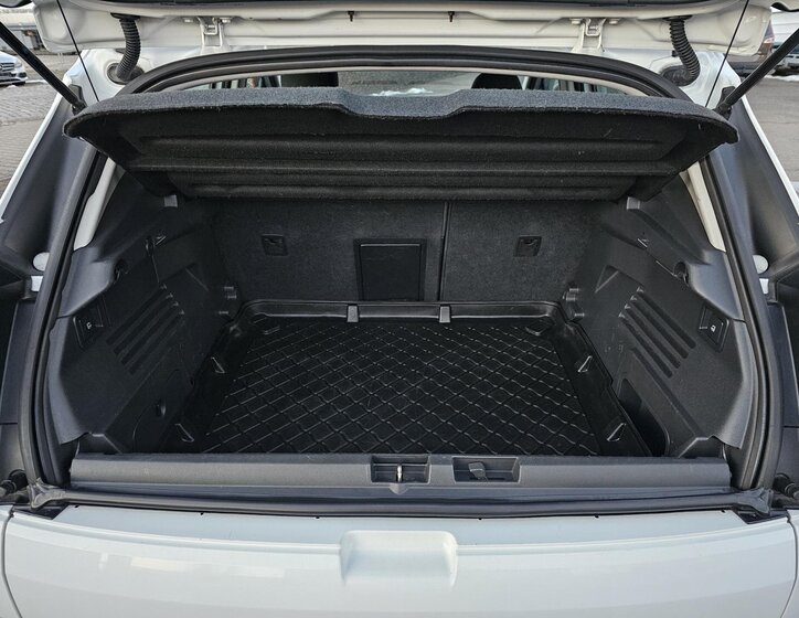 Peugeot 3008 SUV 1,2 l 96 kw