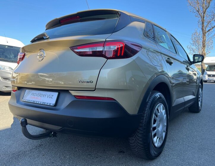 Opel Grandland X Hatchback 1,2 l 96 kw