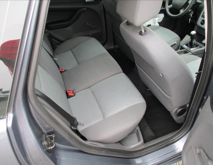 Ford Focus Kombi 1,6 l 74 kw