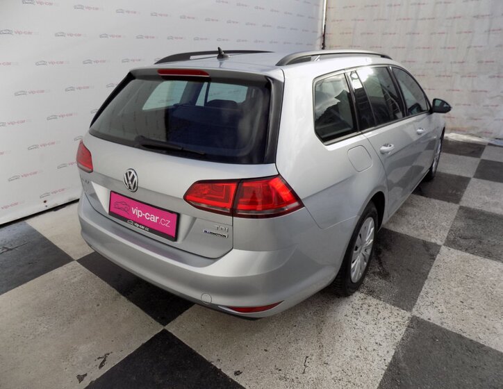 Volkswagen Golf 9