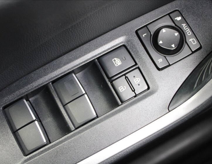 Toyota RAV4 SUV 2,0 l 129 kw