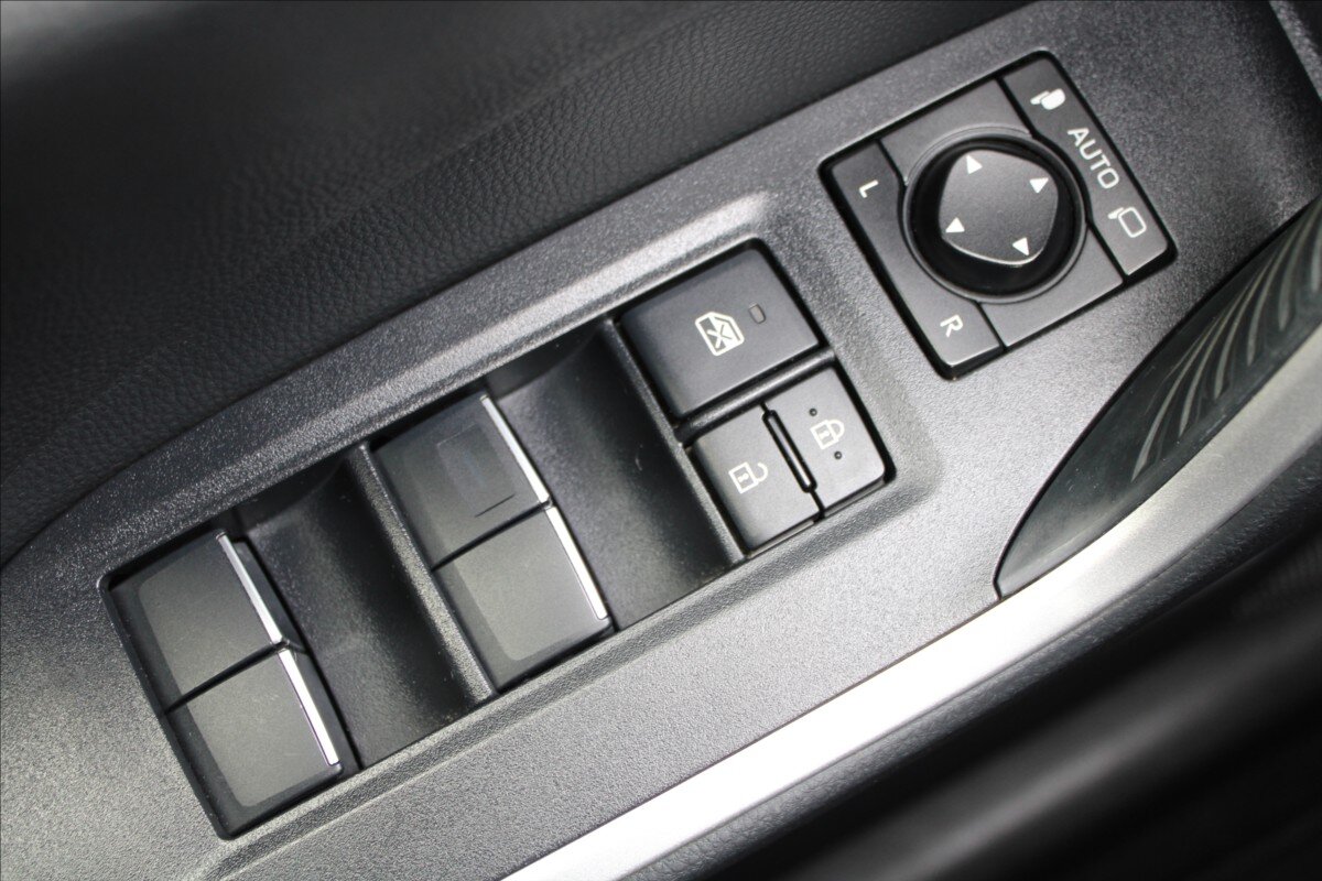 Toyota RAV4 SUV 2,0 l 129 kw