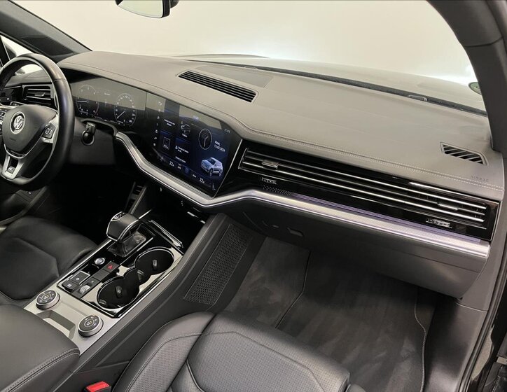 Volkswagen Touareg SUV / Terénní 3,0 l 210 kw