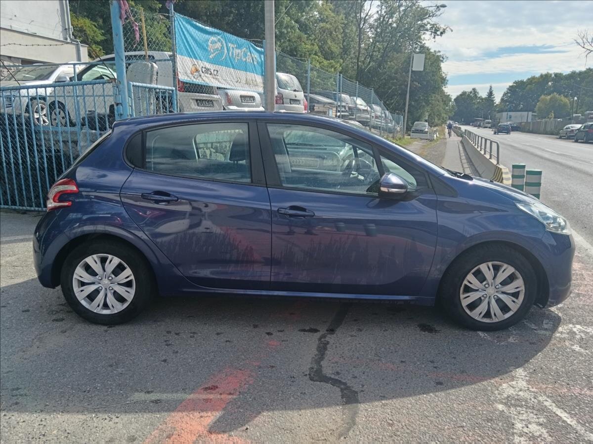 Peugeot 208 Hatchback 1,6 l 68 kw