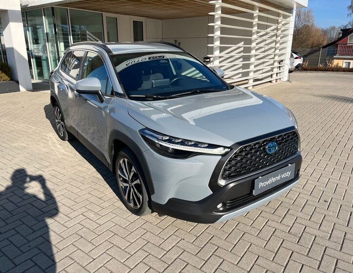 Toyota Corolla Cross SUV / Terénní 2,0 l 112 kw